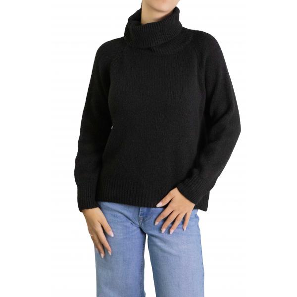 Maglia girocollo tinta unita in mohair 